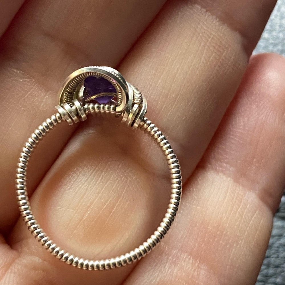 AMETHYST AND STERLING SILVER RING - Picture 2 of 10
